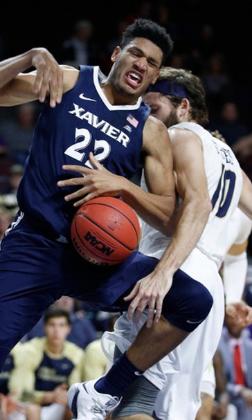 Bluiett scores 20 points, leads No. 15 Xavier past GW (Nov 23, 2017)